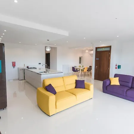 Luxury Duplex Penthouse With Pool Apartment *